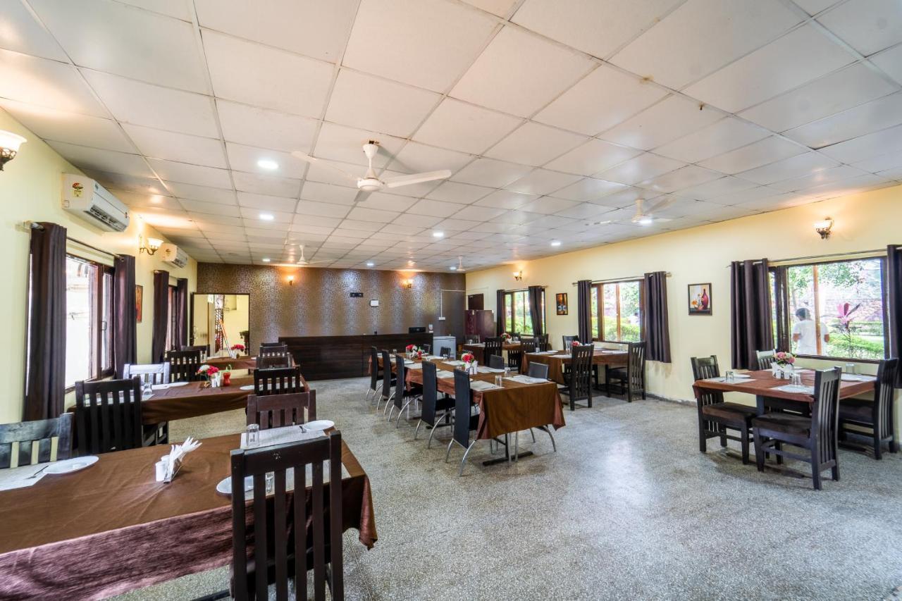 Narmada Hills Resort Godarpura Exterior photo
